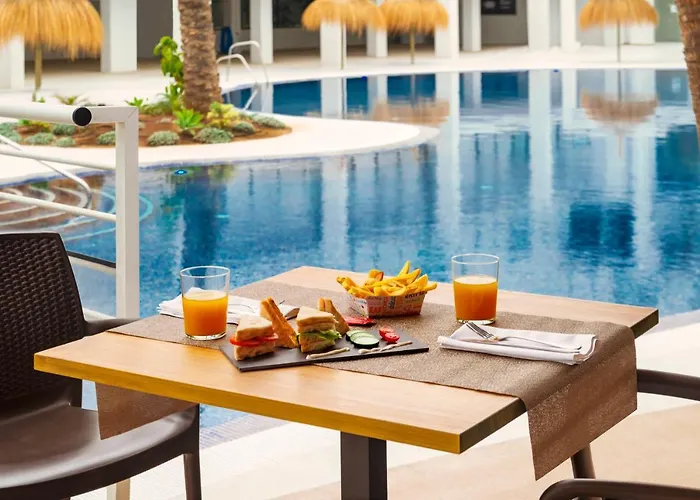 Hotel Cabogata Jardín